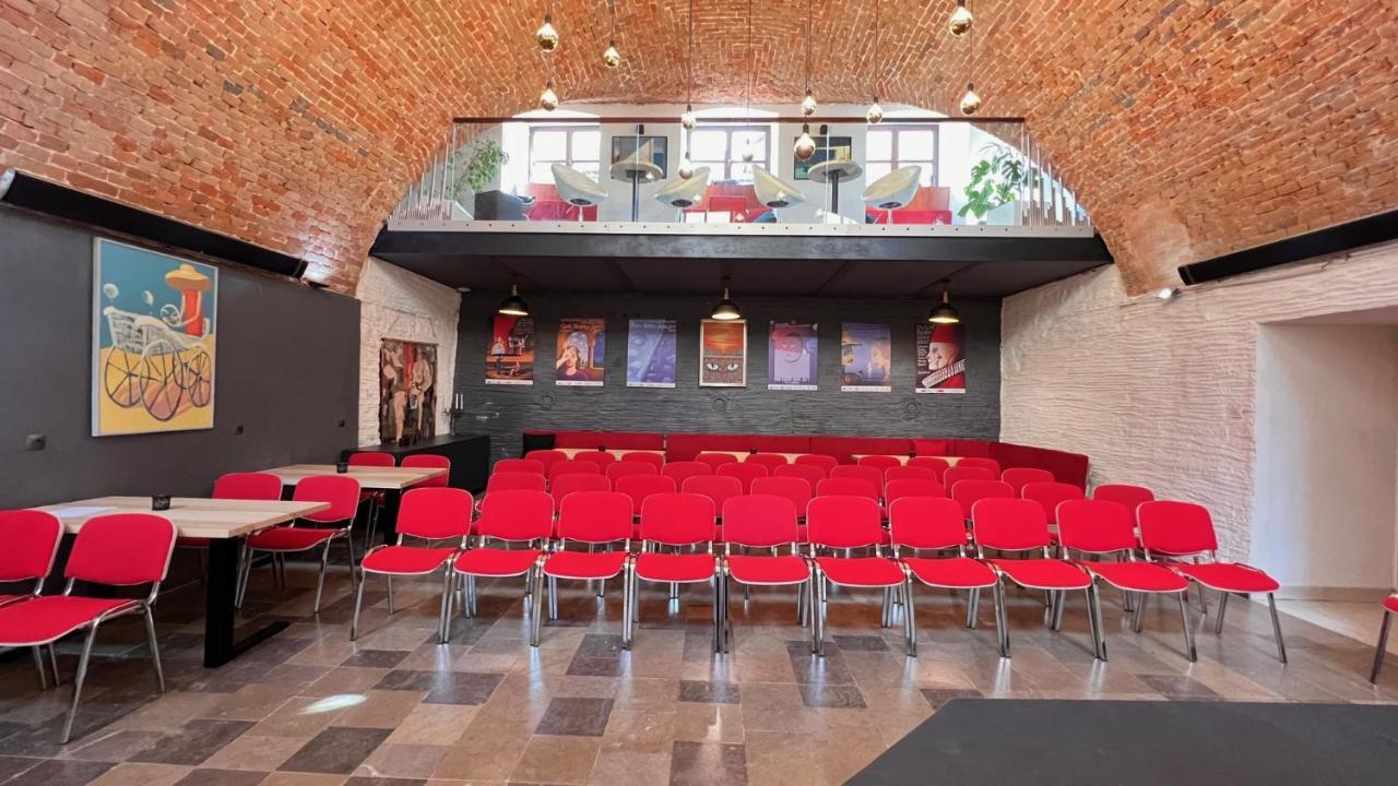 Hotel77
